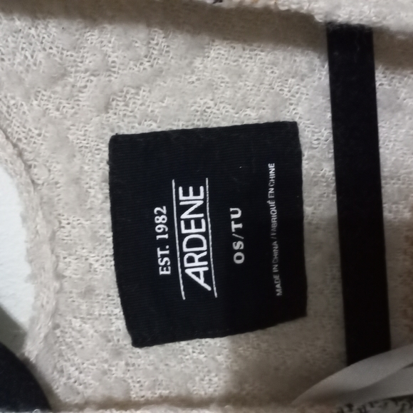 3 for 1 deal on all these Ponchos!!!! - Picture 6 of 6